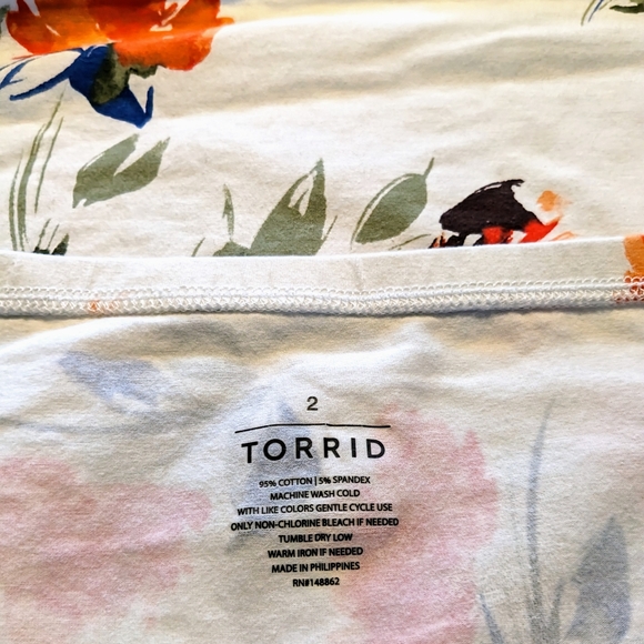 TORRID, NWOT, Foxy Knot Front, Floral Tube Top, Size 2X - Picture 7 of 13